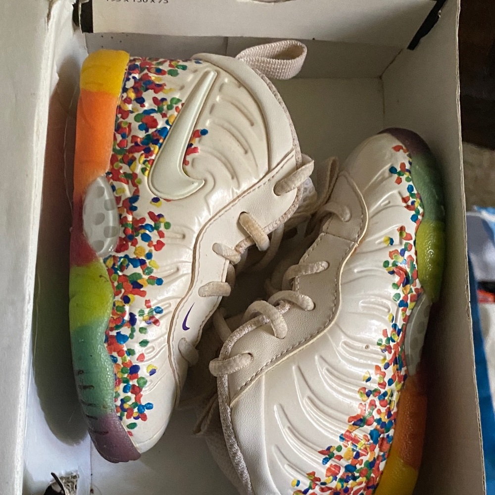 Nike Kids Cream Multicolor Sneakers little posite pro size 6c